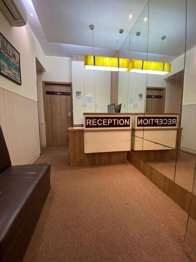 Airport Prime -near International Airport Andheri East 3* Bombaim