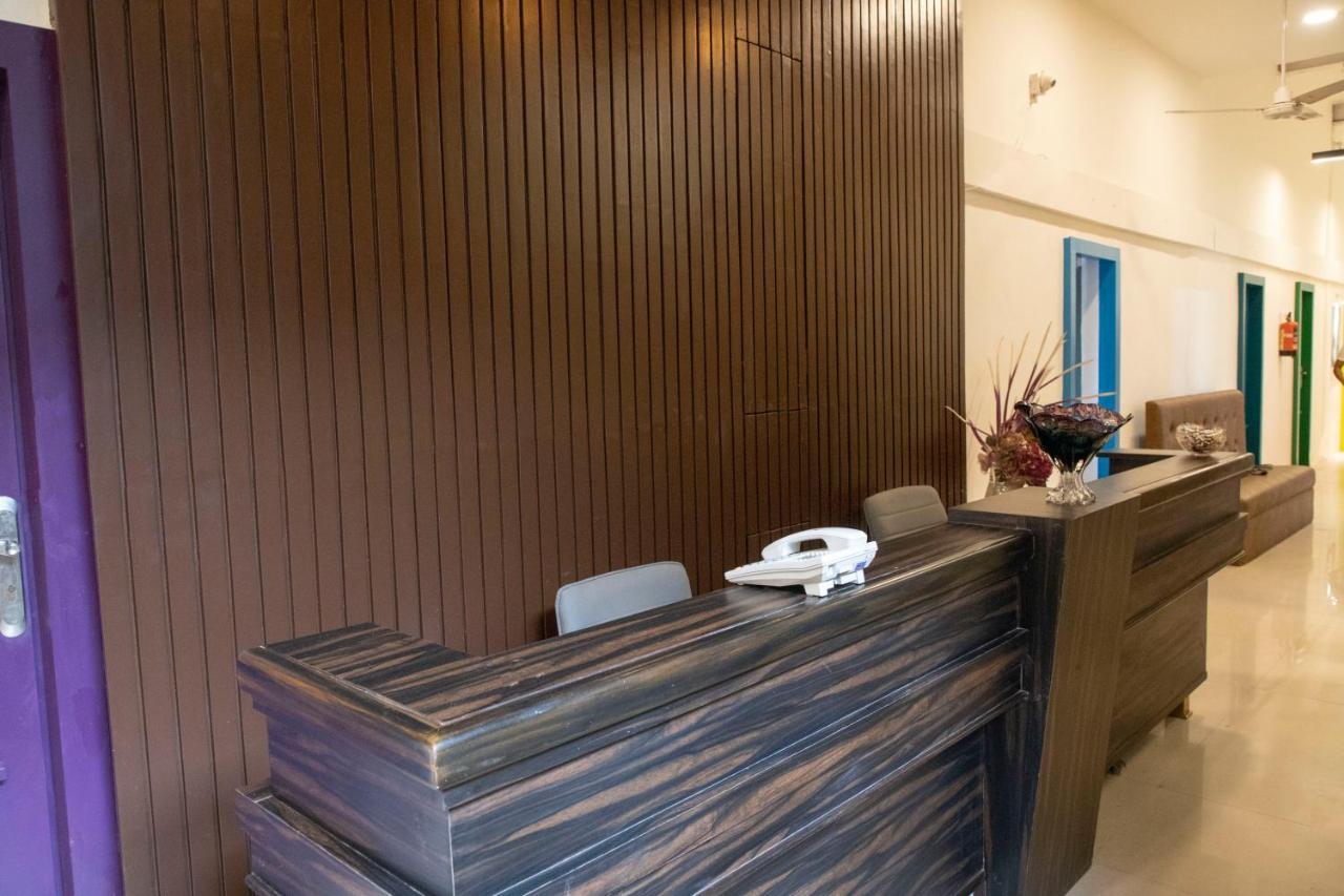 Empire Royale Hostel *