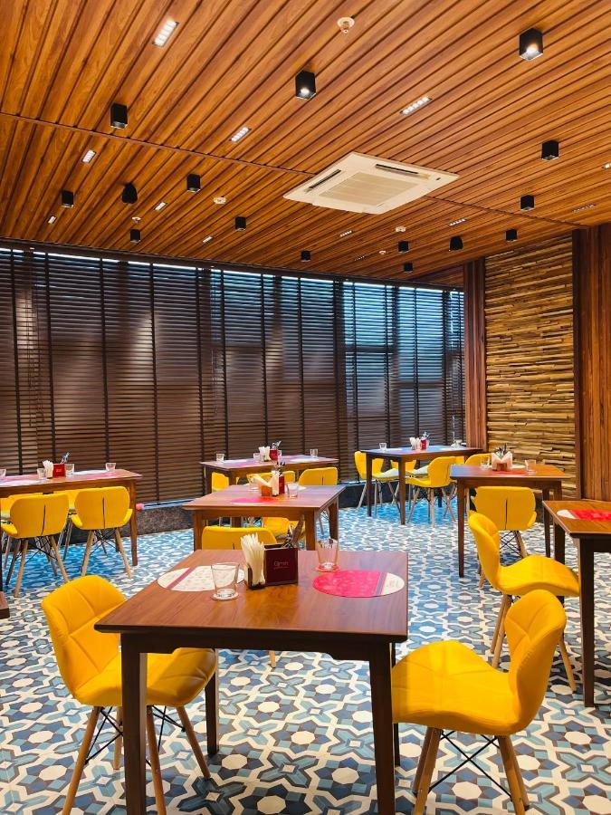 Ginger Mumbai, Goregaon Hotel 4*
