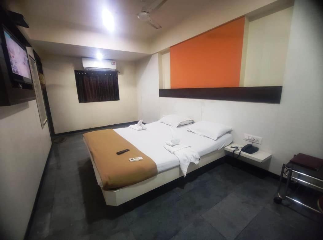 Mantra Lodging & Boarding Hotel