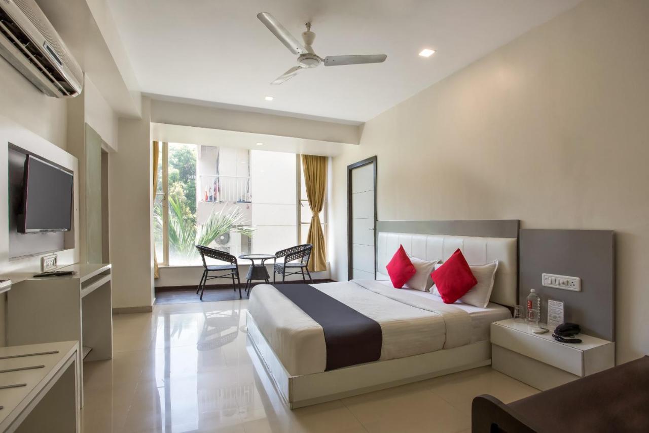 Capital O 35557 Aura 3* Mumbai