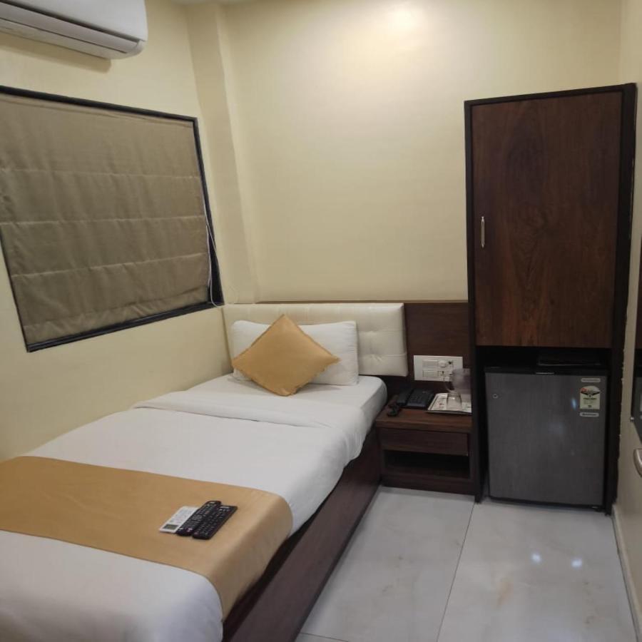 Ashyana - Near To Grant Road Station 3*