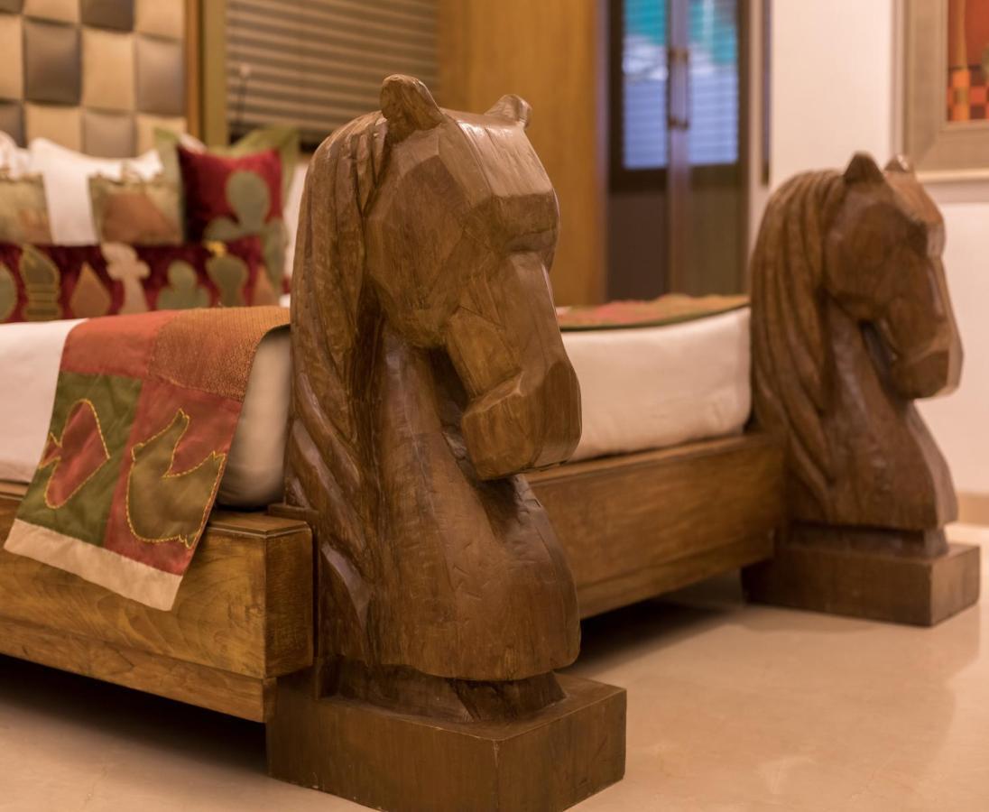 Hotel Le Sutra Hotel, Khar,