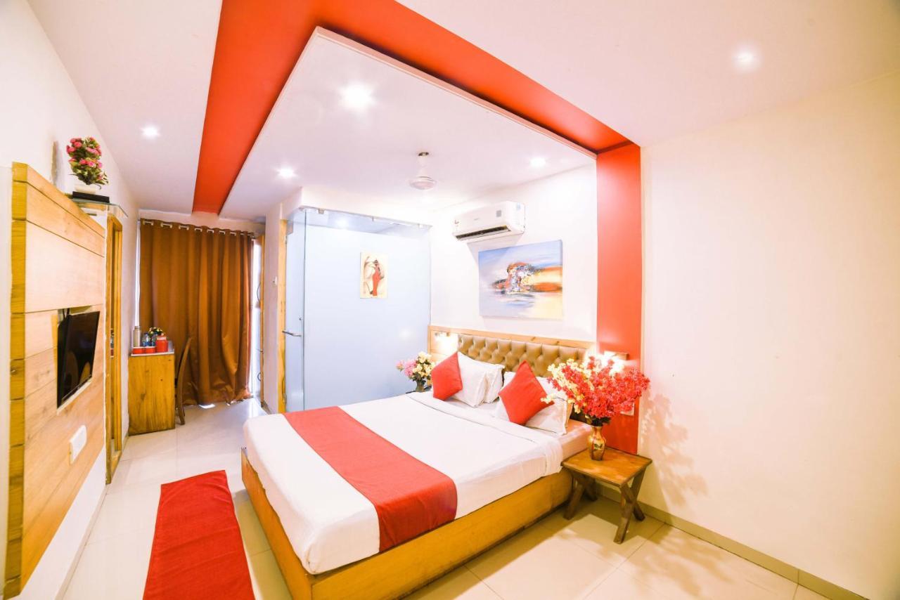 Grandeur-near International Airport 3* Bombaim
