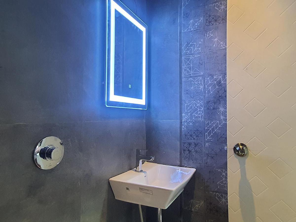 Apartment Osi Andheri East Mumbai