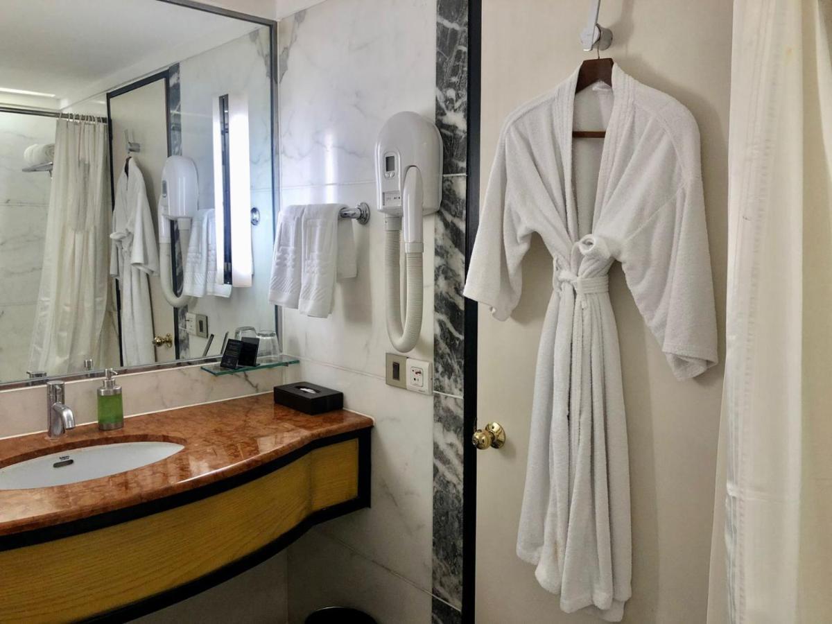 Hotel Marine Plaza Mumbai