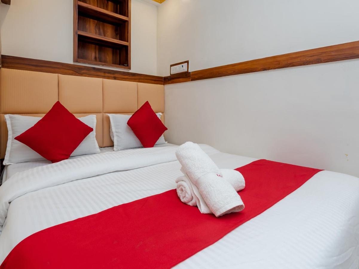 Hotel Kgn Near Cst Railway Station And Haj House Near Crawford Market