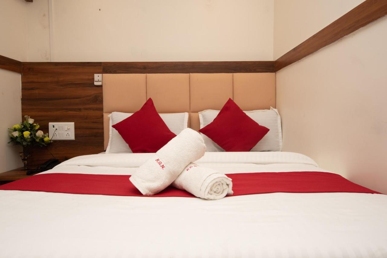 Kgn Near Cst Railway Station And Haj House Near Crawford Market *