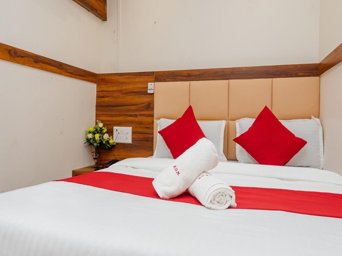 Kgn Near Cst Railway Station And Haj House Near Crawford Market *