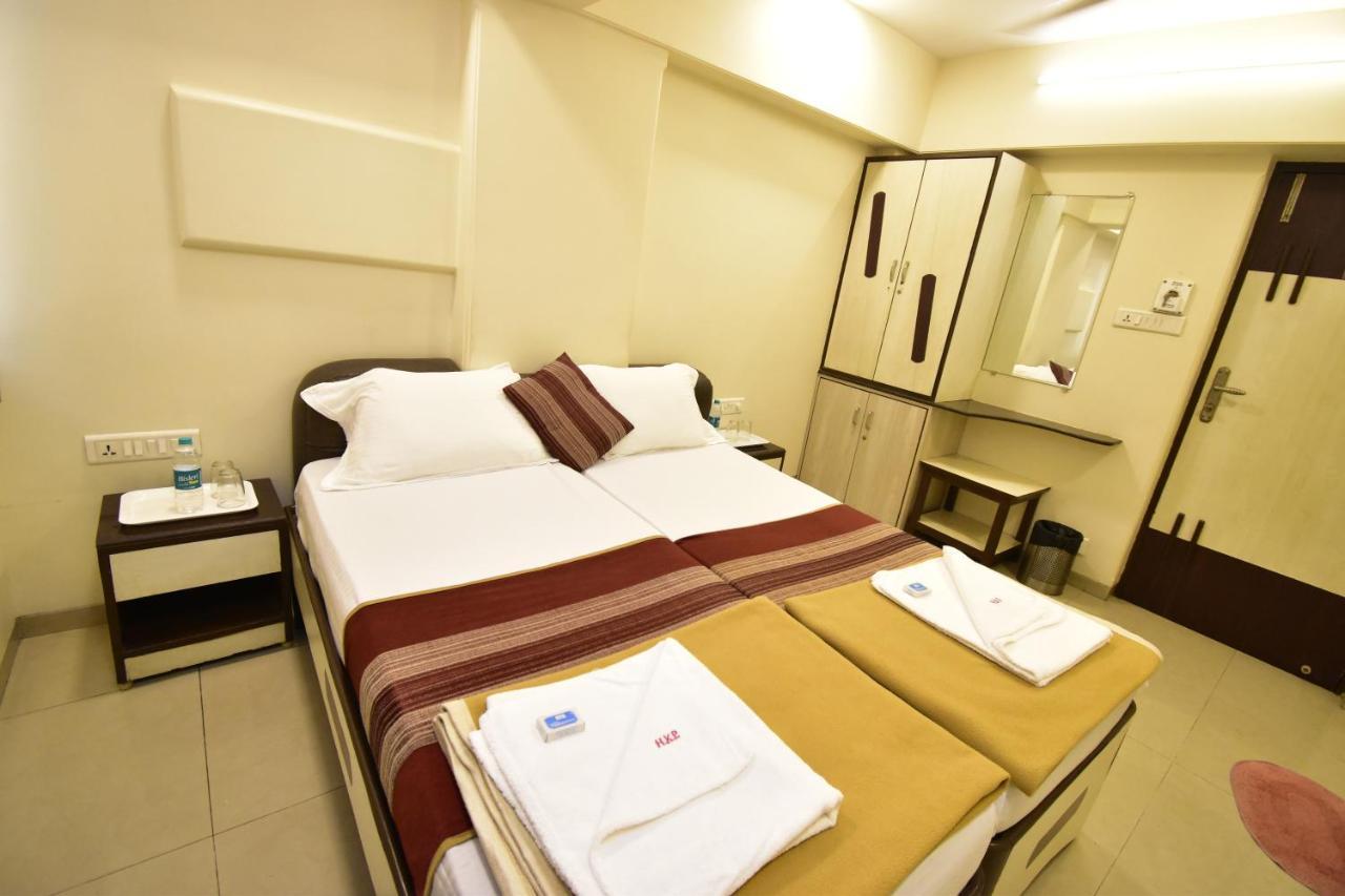 Kalpana Palace, Hotel