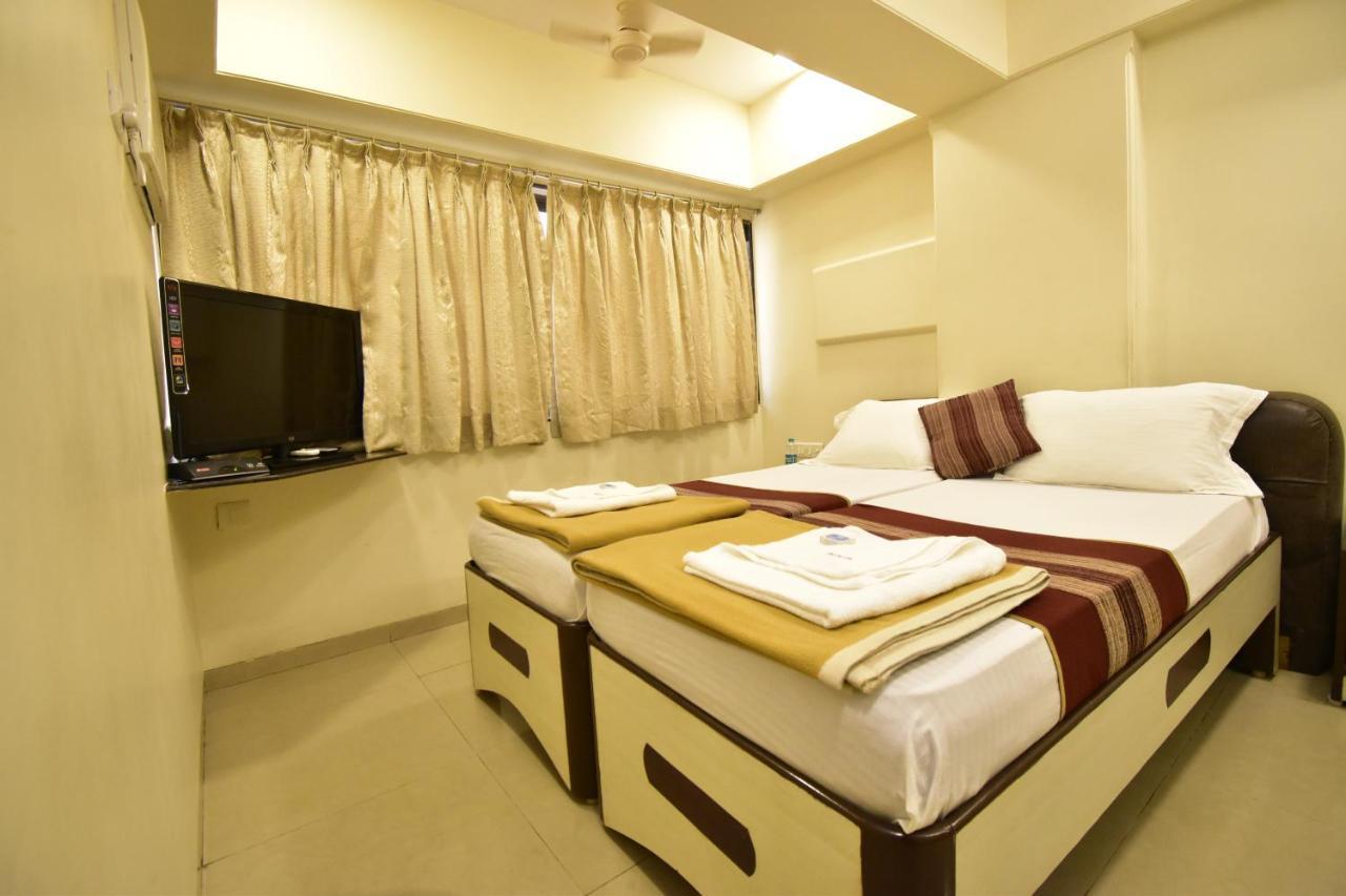 Kalpana Palace, Hotel