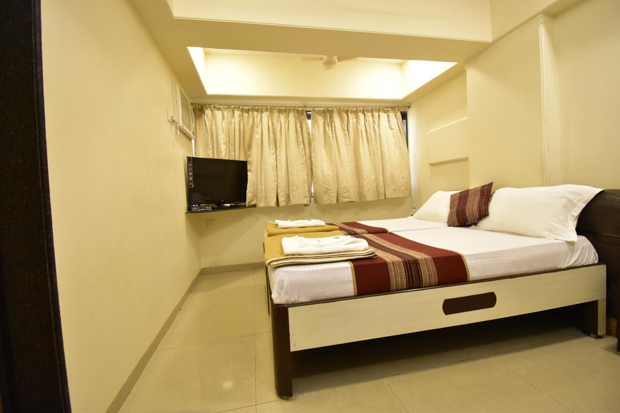 Kalpana Palace, Hotel 2*