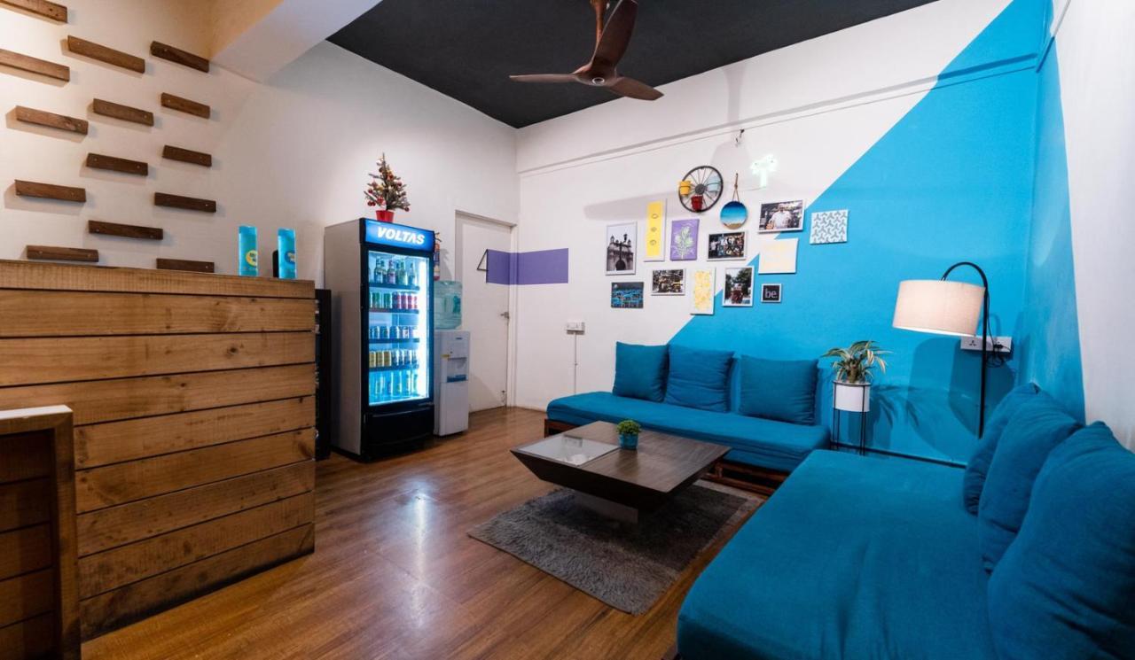 Locomo Og - Work Eat Hostel Mumbai