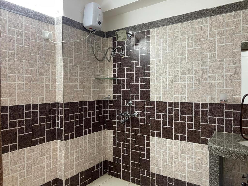 Suba Zircon Serviced & * Mumbai