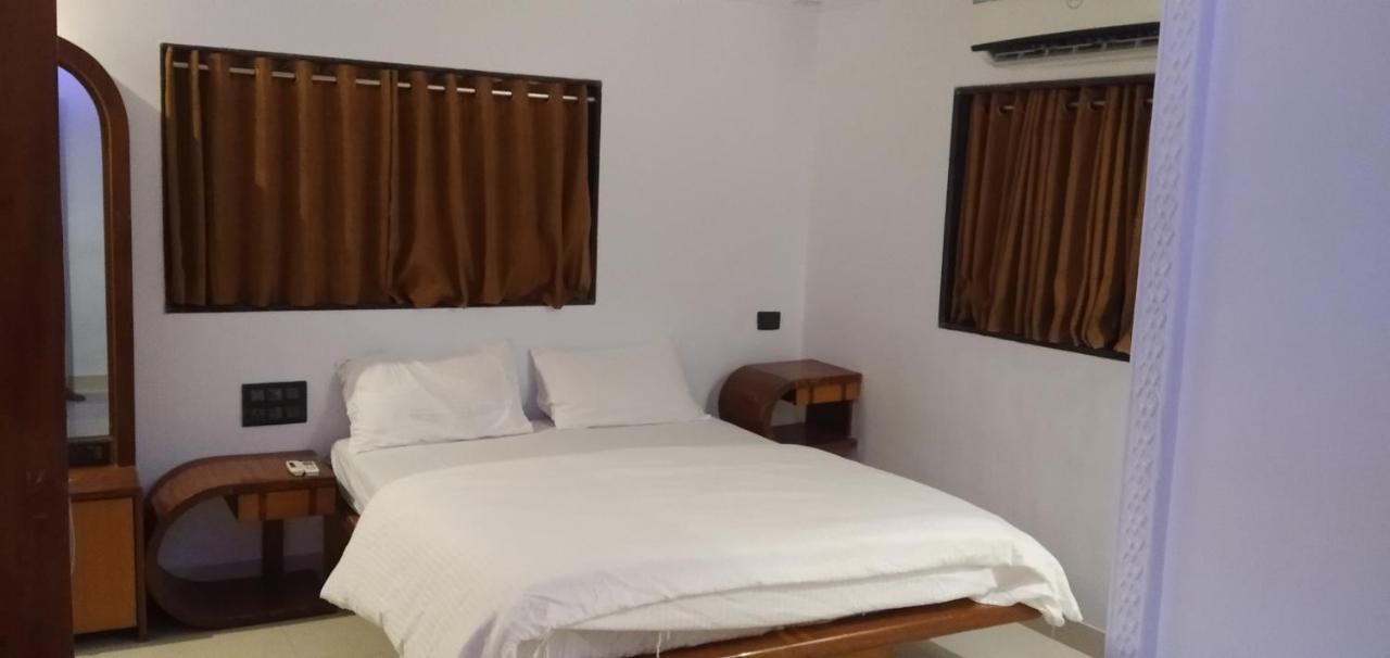 Agrawal Bhavan Budget Only For Indians Couples Friendly * Mumbai