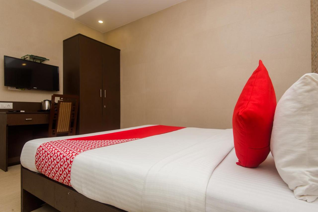 Hotel Oyo 6371 Abrol Bombaim