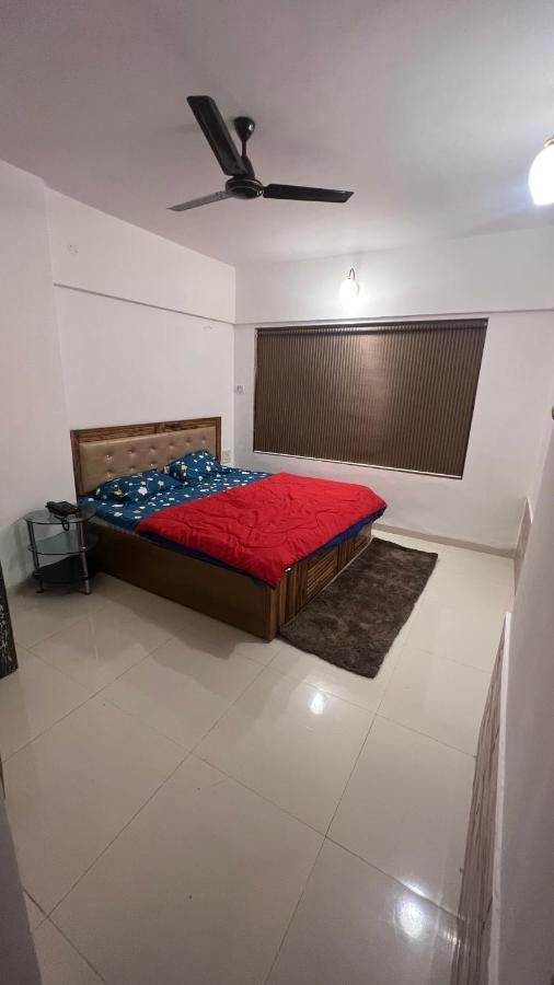 Private Master Bedroom *