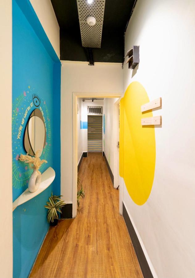 Locomo Og - Work Eat Hostel Mumbai