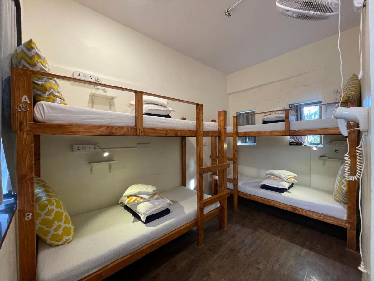 Hostel Locomo Og - Work Eat Mumbai