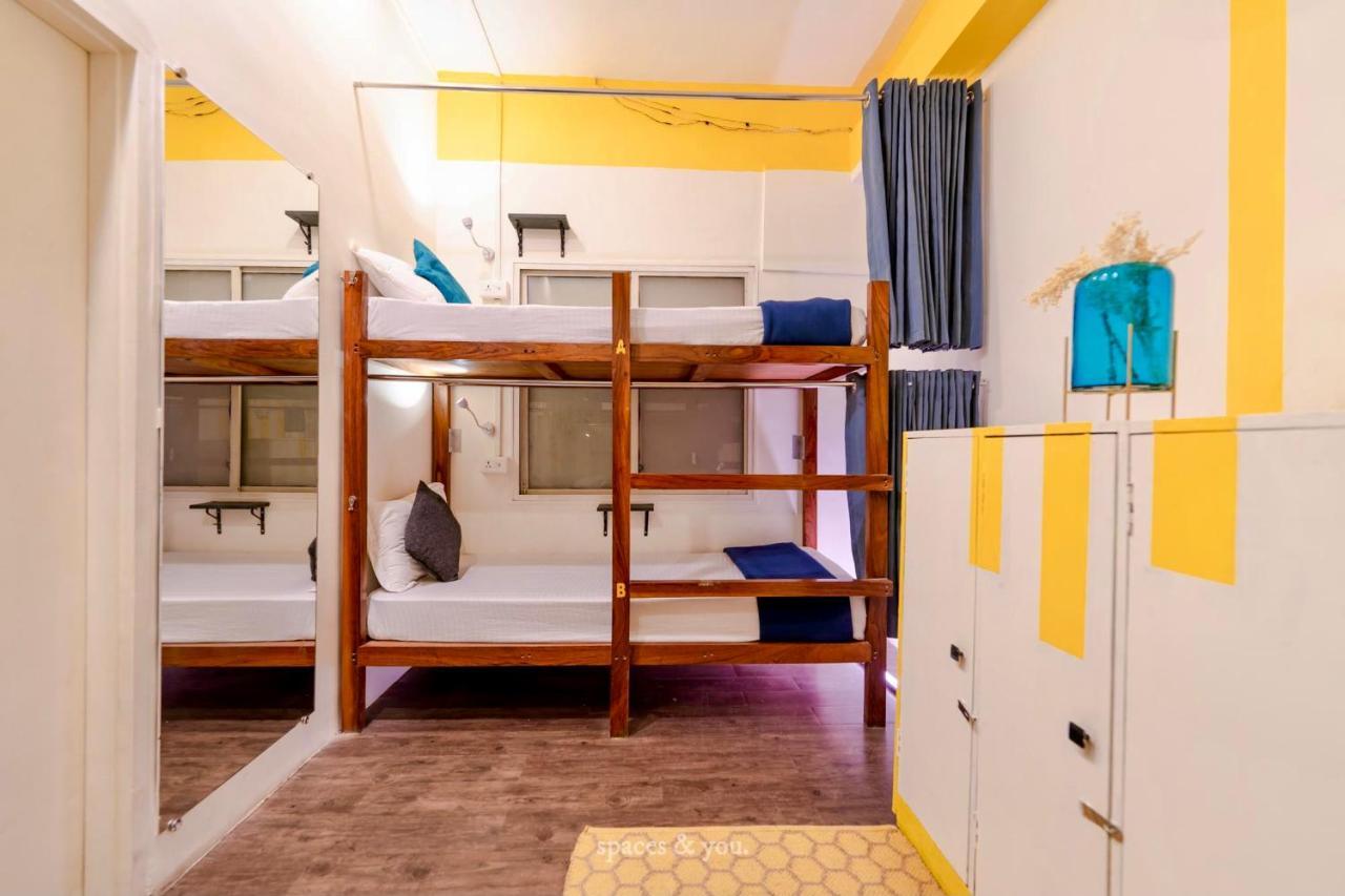 Locomo Og - Work Eat Hostel Mumbai