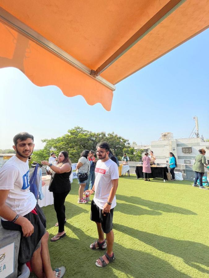 Locomo Og - Work Eat Hostel Mumbai