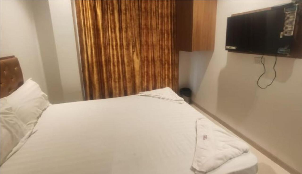 Golden Oak Lodging By Wb Hotel