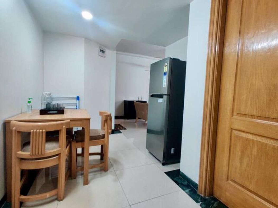 Apartment 2 Bhk Cozy W/ Netflix And Wifi In Bandra Mumbai