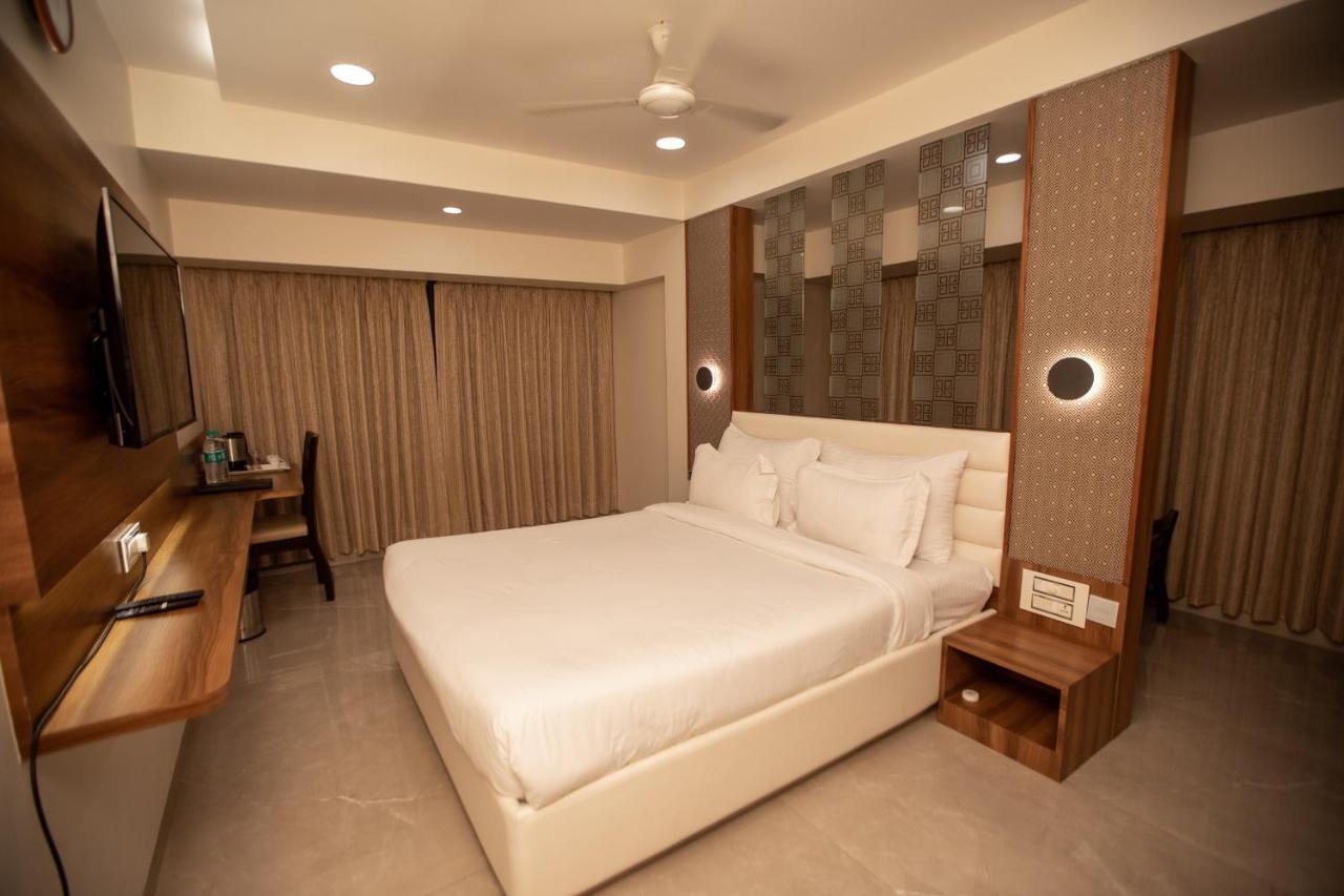Naaz Executive Hotel