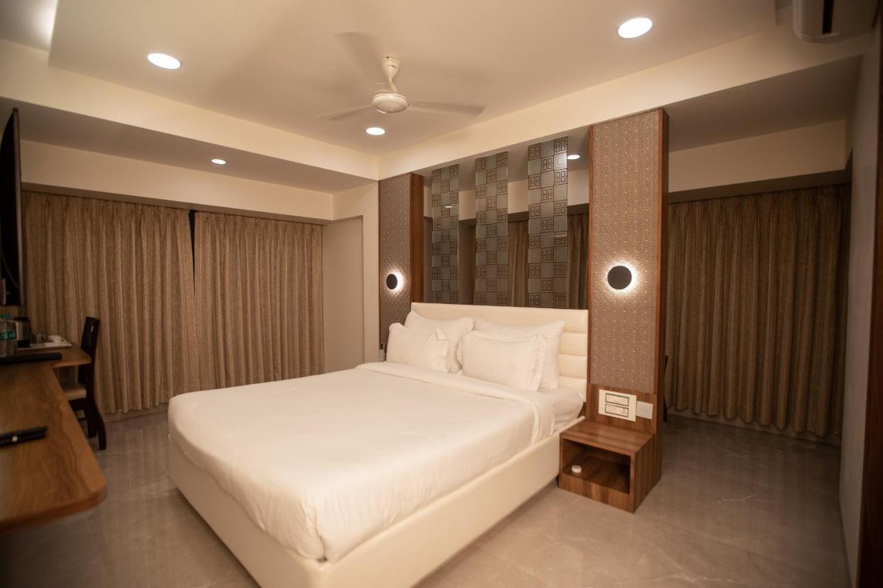 Naaz Executive Hotel Mumbai