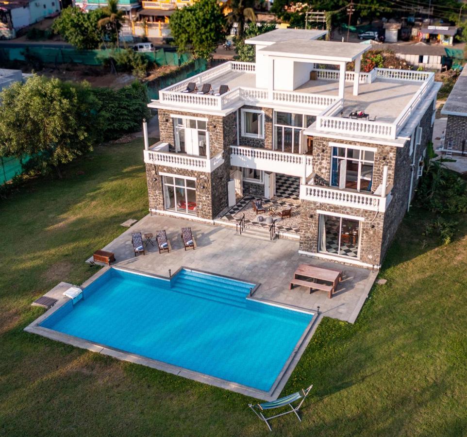 Ama And Trails Casa Kenzo, Kashid Villa *