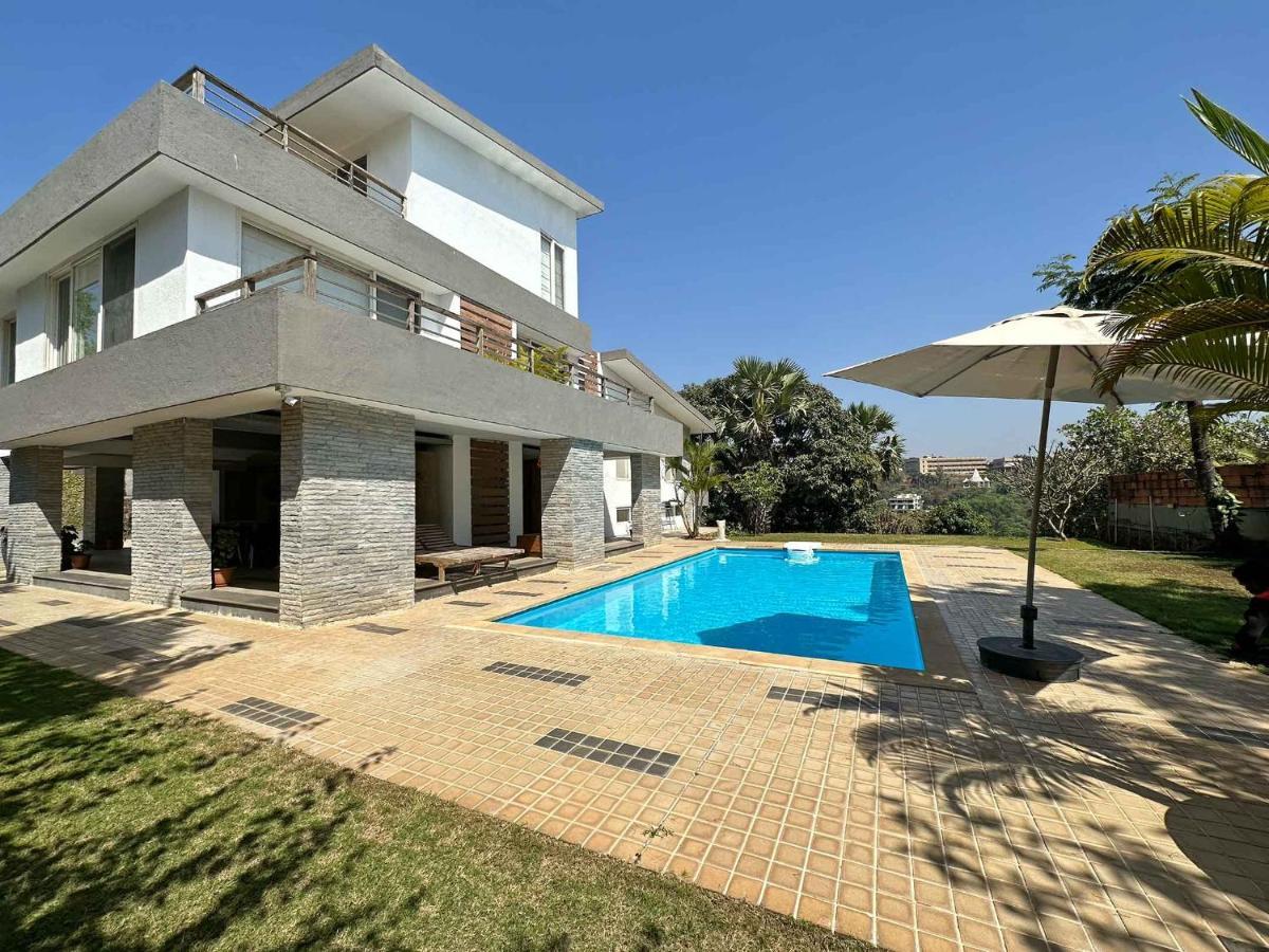 Oceanfront 4 Bed Private Pool Gorai Near Mumbai