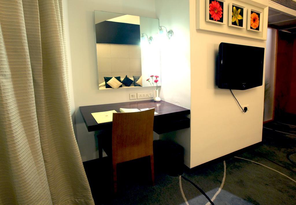 Hotel Peninsula Grand 4*