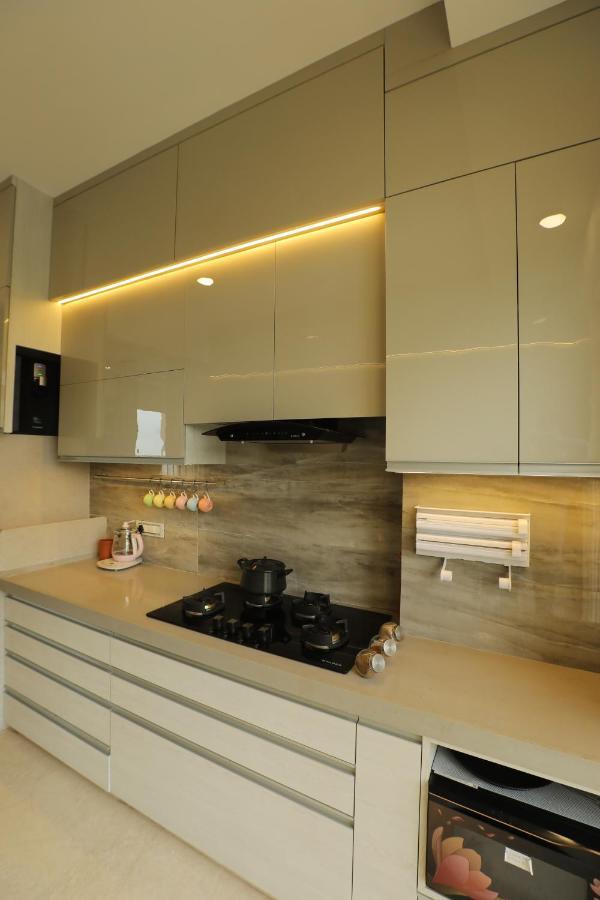 Artist House 3br By Flora