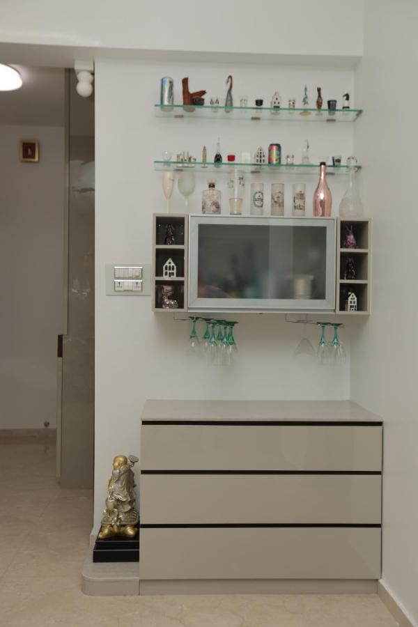 Artist House 3br By Flora Mumbai