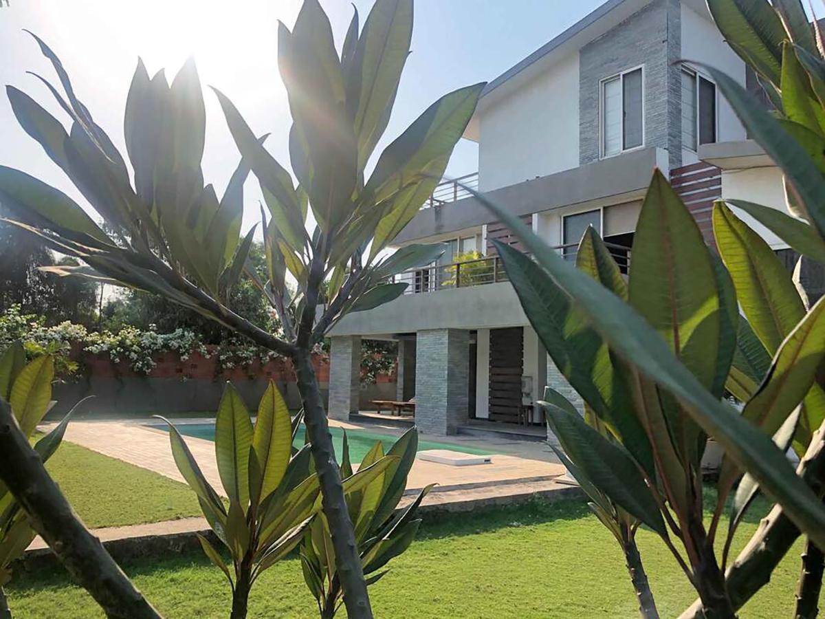 Oceanfront 4 Bed Private Pool Gorai Near * Mumbai