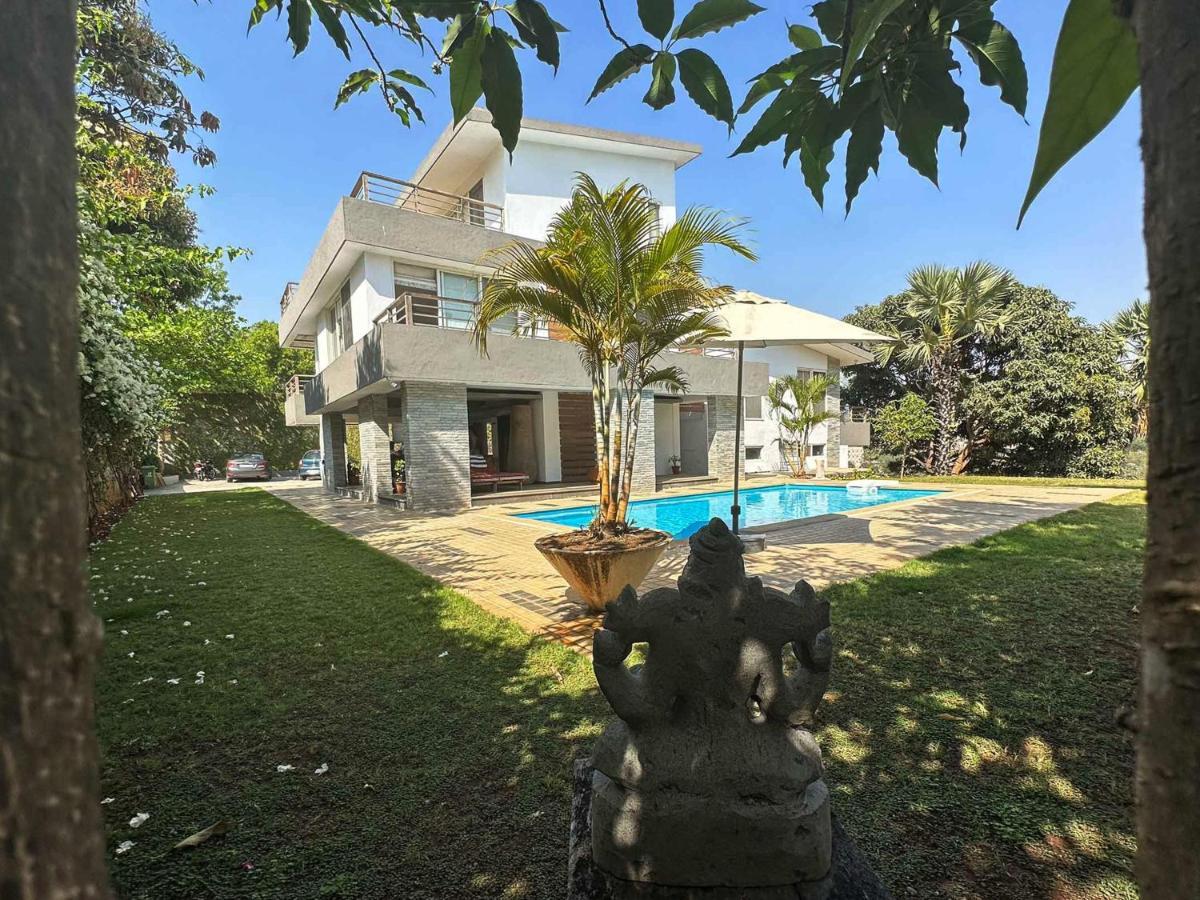 Oceanfront 4 Bed Private Pool Gorai Near Holiday home *