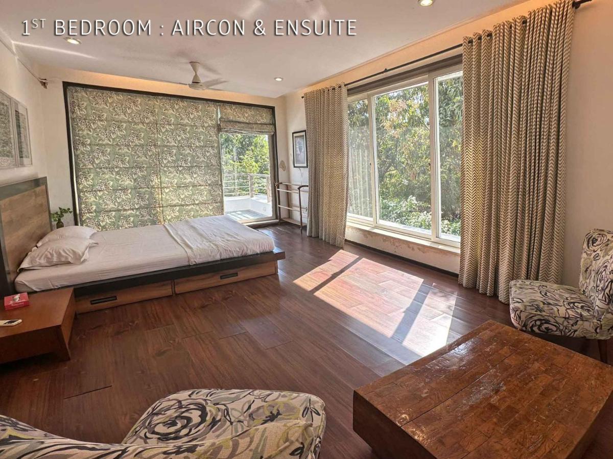 Oceanfront 4 Bed Private Pool Gorai Near Holiday home Mumbai