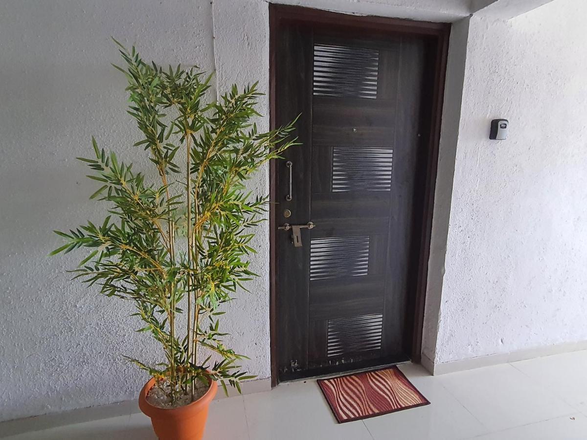 Osi Khar West Apartamento