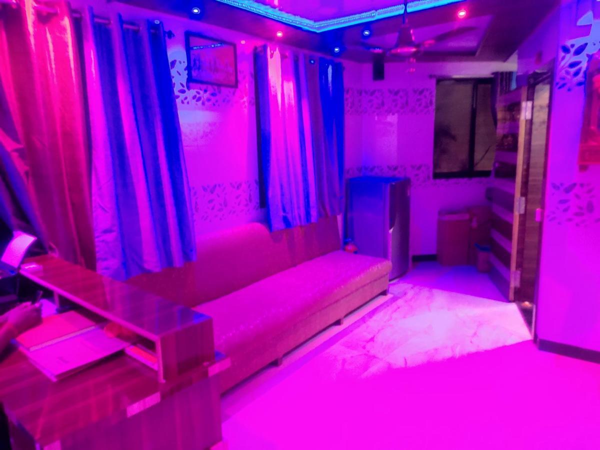 Madhu Palace Lodging Guest house *