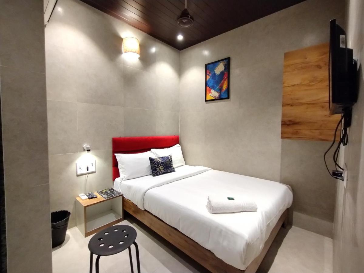 Eros - Near Airport T2 3*