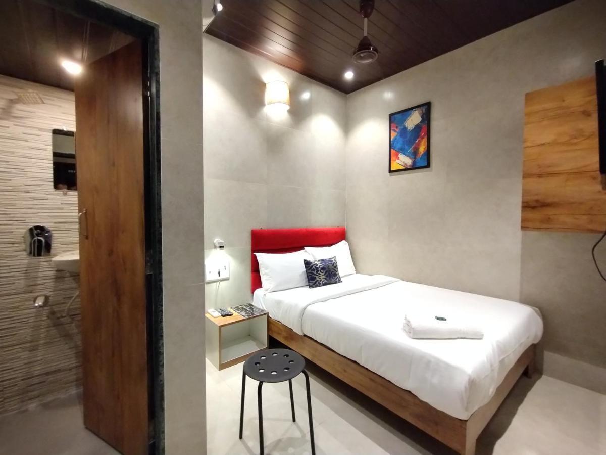 Eros - Near Airport T2