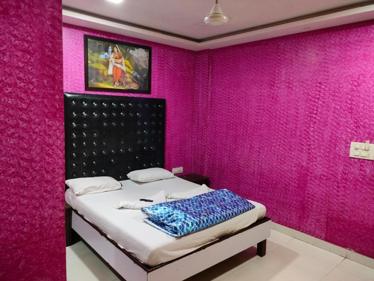 Love hotel Spring & *