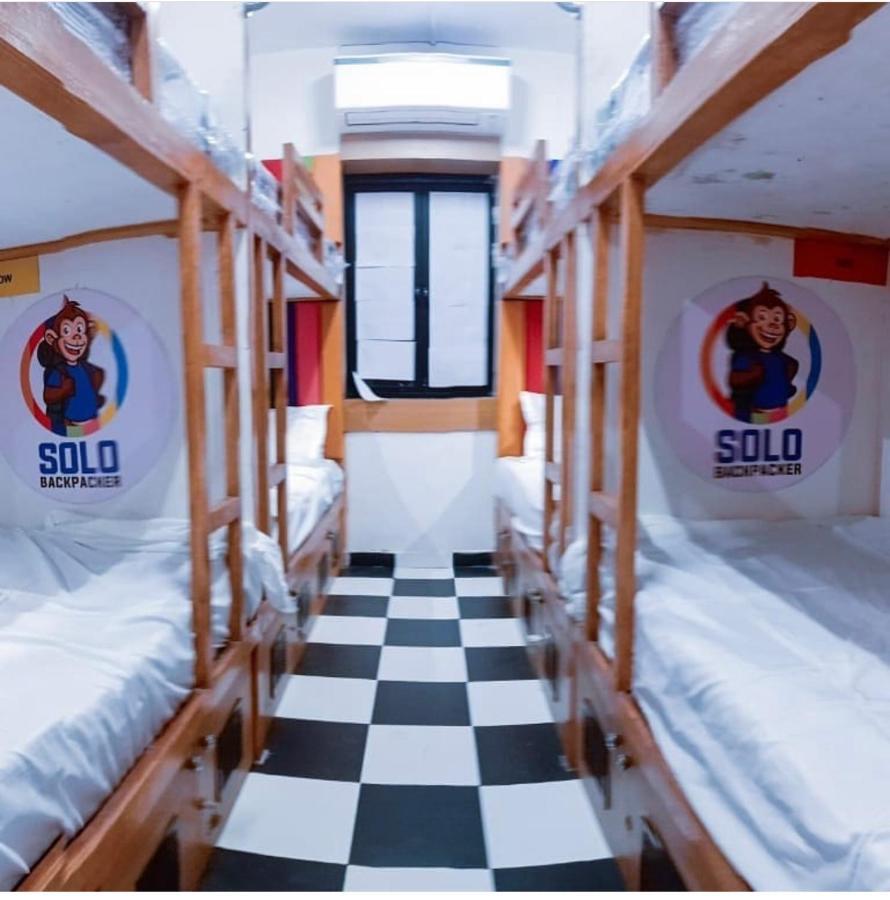 Solo Backpacker Albergue Mumbai