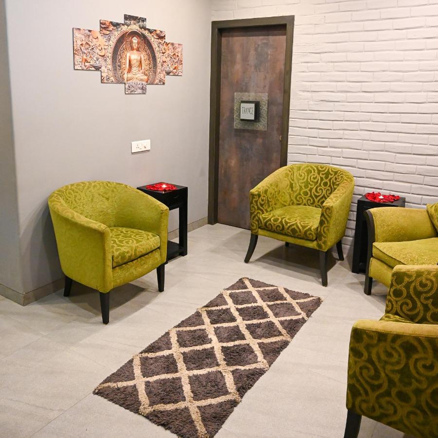 The Shalimar Hotel, Kemps Corner 4*