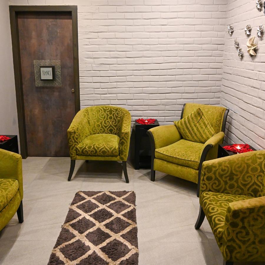 The Shalimar Hotel, Kemps Corner Hotel