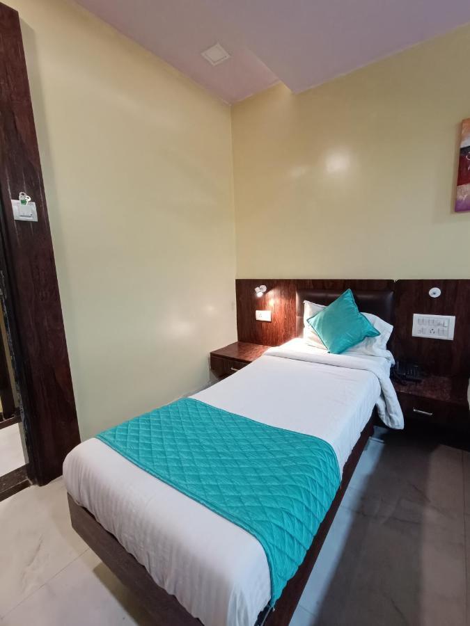 Amber-colaba Hotel 3*