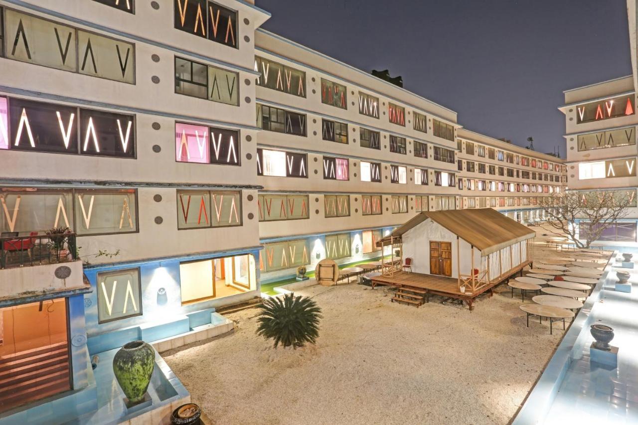 Townhouse Royal Palms Hotel