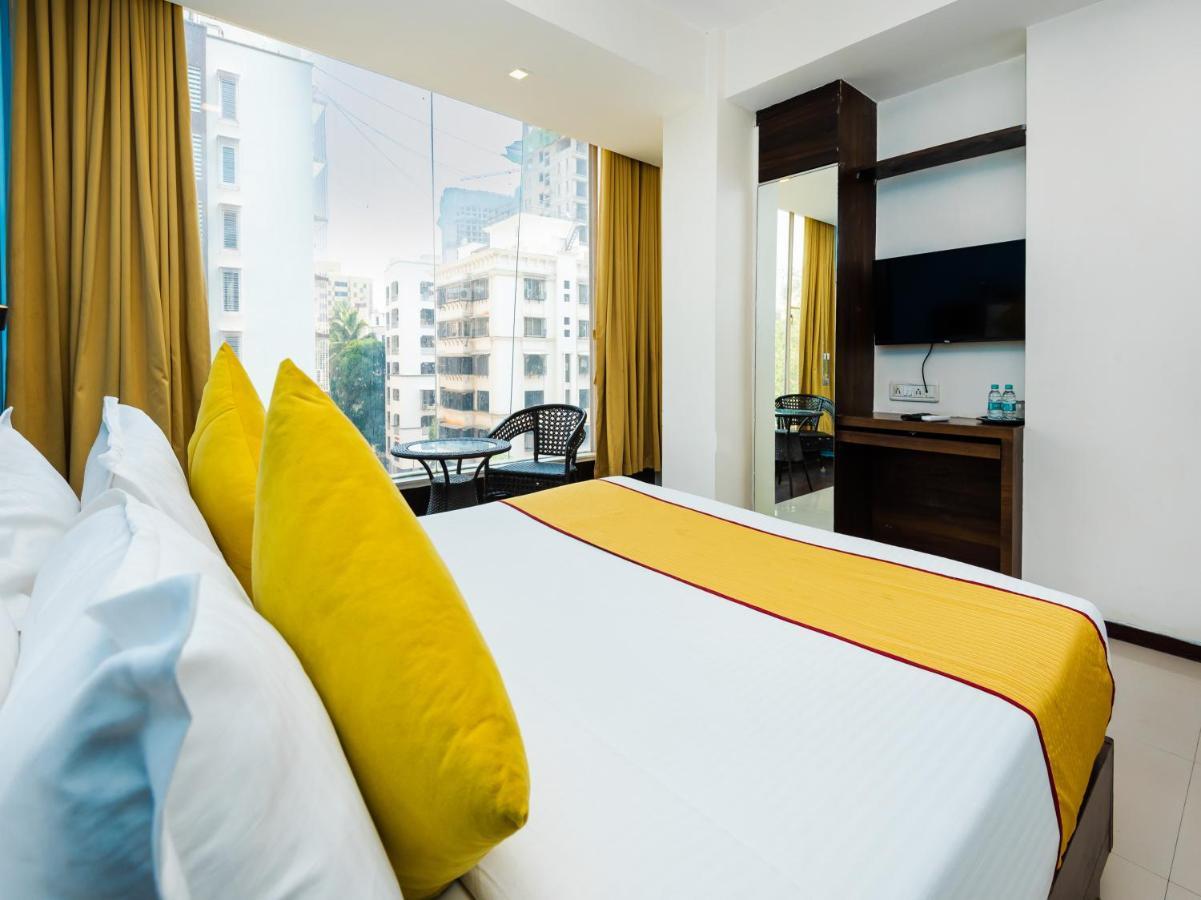Hotel Aura - Near Malad Link Road 3*