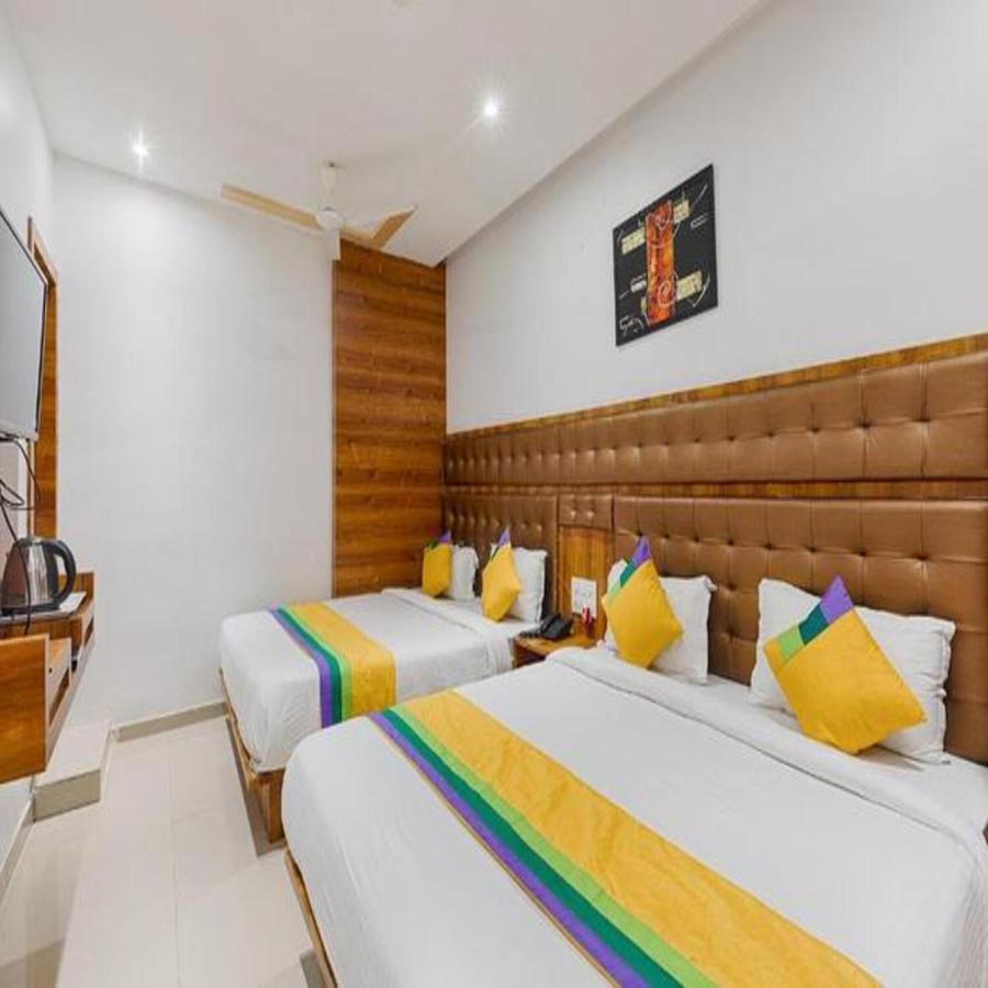 Riva International Goregaon- Near Nesco 3*