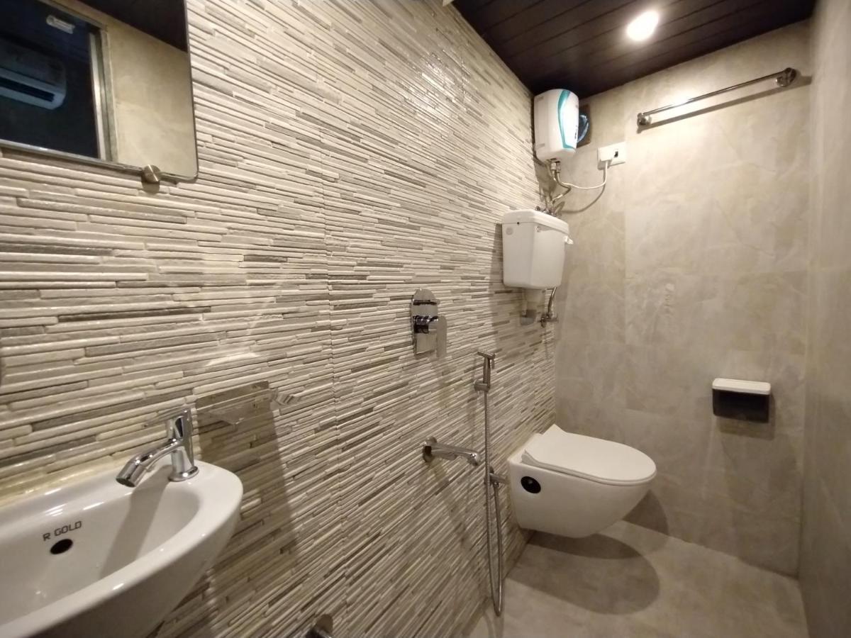 Eros - Near Airport T2 Hotel 3*